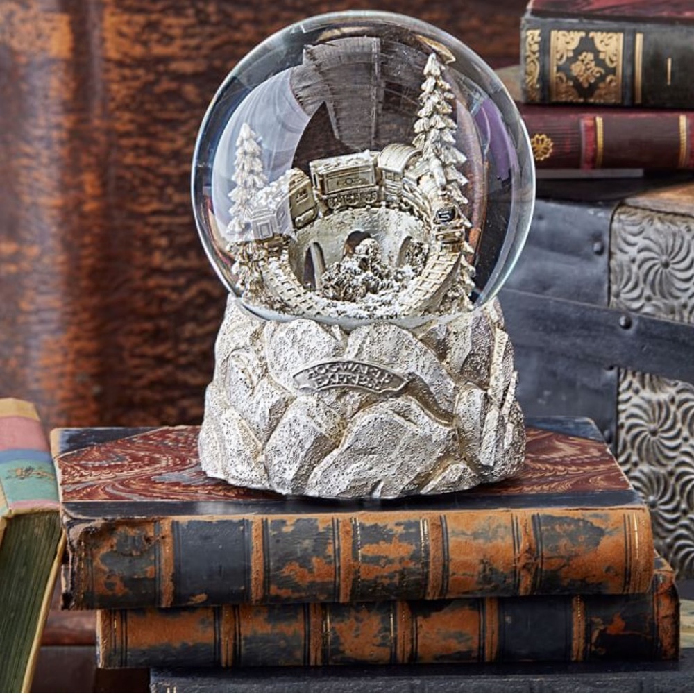 Pottery Barn Harry Potter Hedwigs Hogwarts Express Snow Globe New In Box